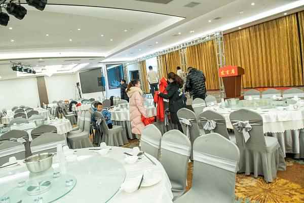 迈斯特秋游图_年会